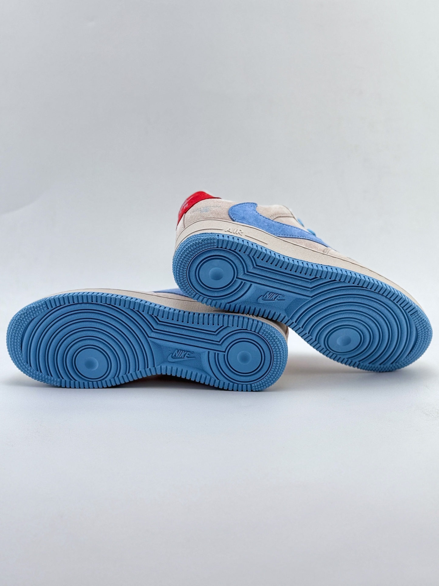 「コラボモデル」Louis Vuitton x Nike Air Force 1 Low スニーカー