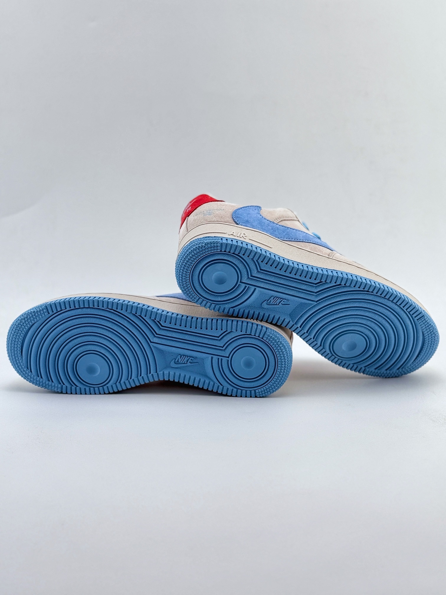 「コラボモデル」Louis Vuitton x Nike Air Force 1 Low スニーカー