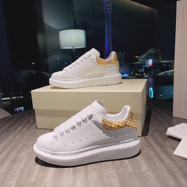 アレキサンダー・マックイーン［Alexander McQueen］Oversized Sneaker "Silk-Fishscale Leather" スニーカー