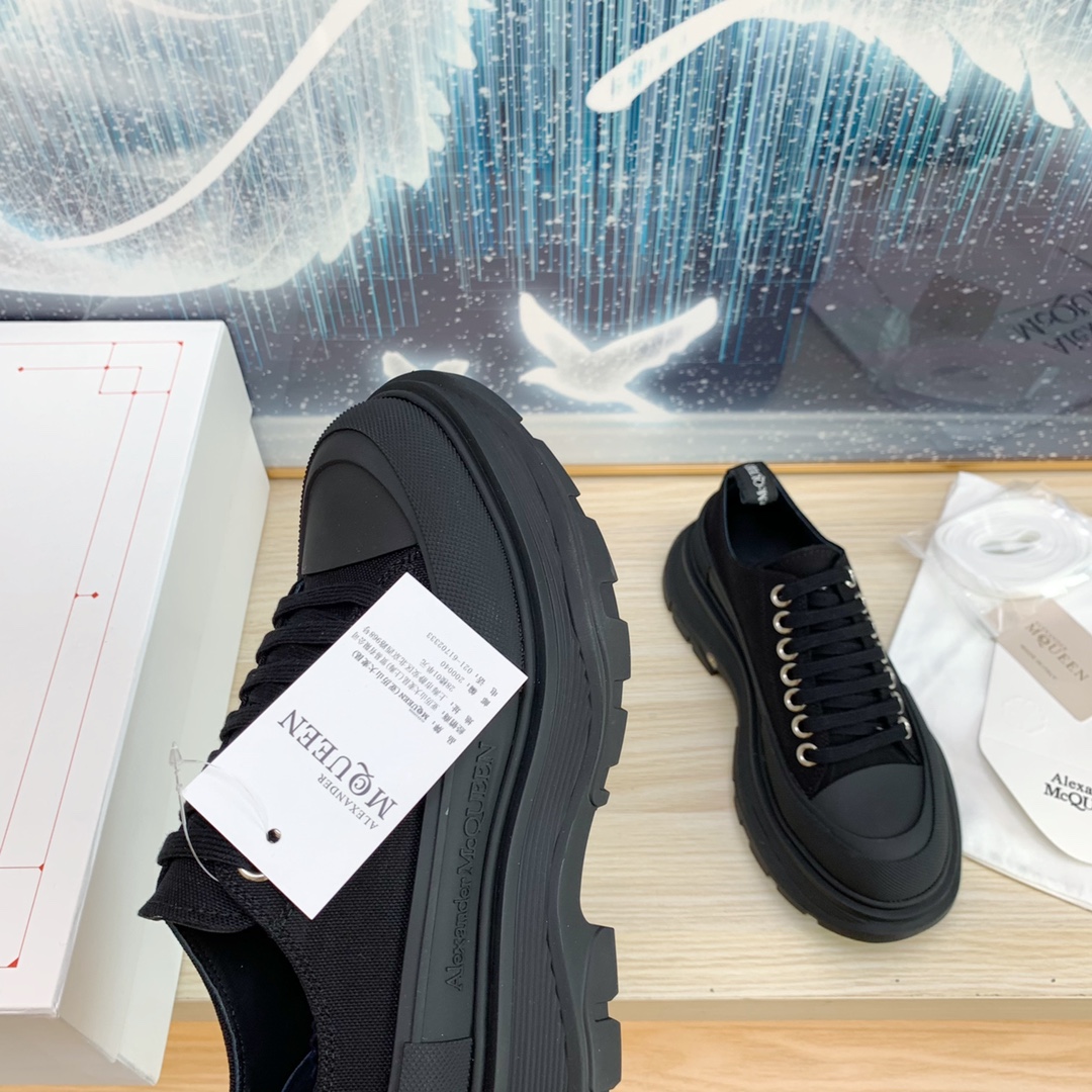 アレキサンダー・マックイーン［Alexander McQueen］Oversized Sneaker "Classic Platform" スニーカー