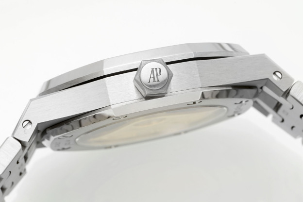 オーデマ ピゲ「Audemars Piguet」ロイヤルオーク 自動巻き腕時計 37MM