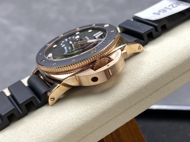 パネライ「Panerai」サブマーシブル ゴールドテック44MM/42MM