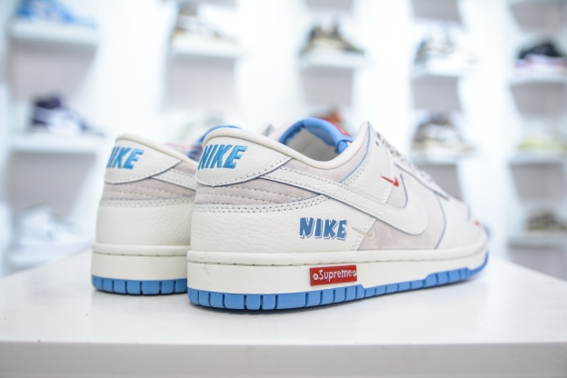 「コラボモデル」Supreme x Nike SB Dunk Low Pro QS "Triple Mini Swoosh"