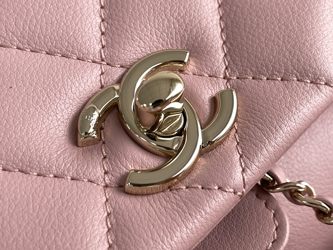 シャネル「Chanel」DUMA チェーンショルダーバッグ スモール レザー