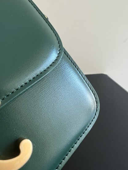 セリーヌ「Celine」CELINE トリオンフ ダブルCロック ウォレット