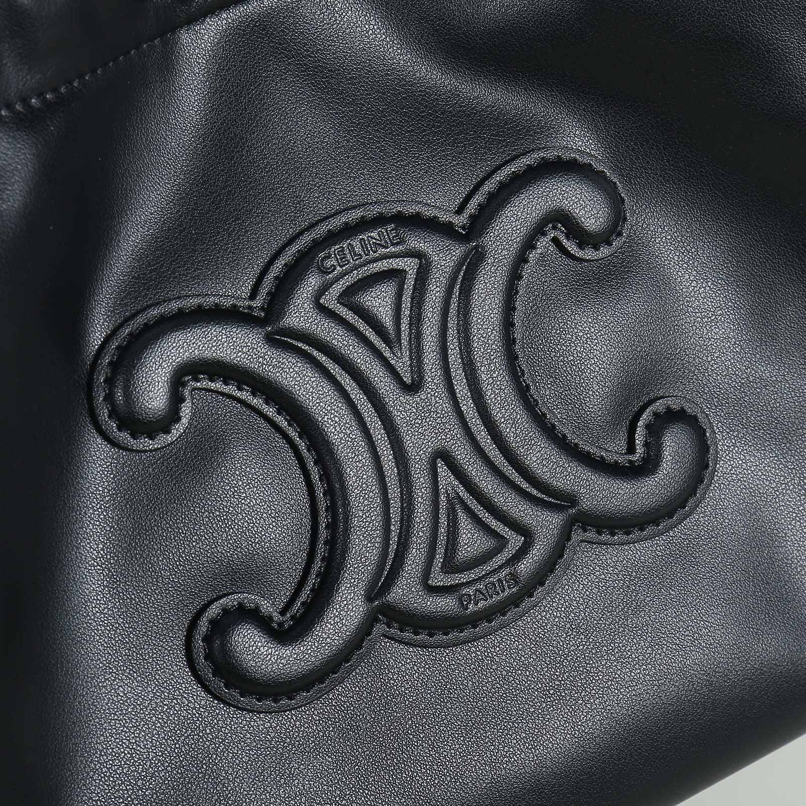 セリーヌ「Celine」トリアンンフ スムースレザー ドローストリングバッグ