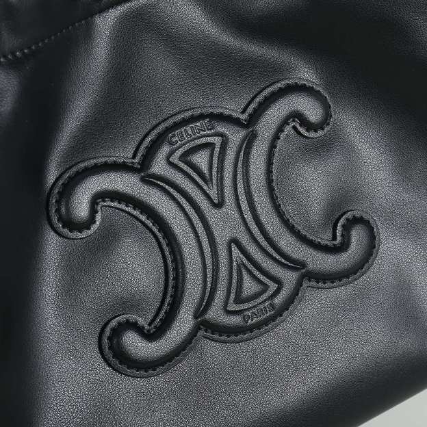 セリーヌ「Celine」トリアンンフ スムースレザー ドローストリングバッグ