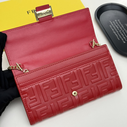 フェンディ「Fendi」マルチファンクション チェーンウォレット