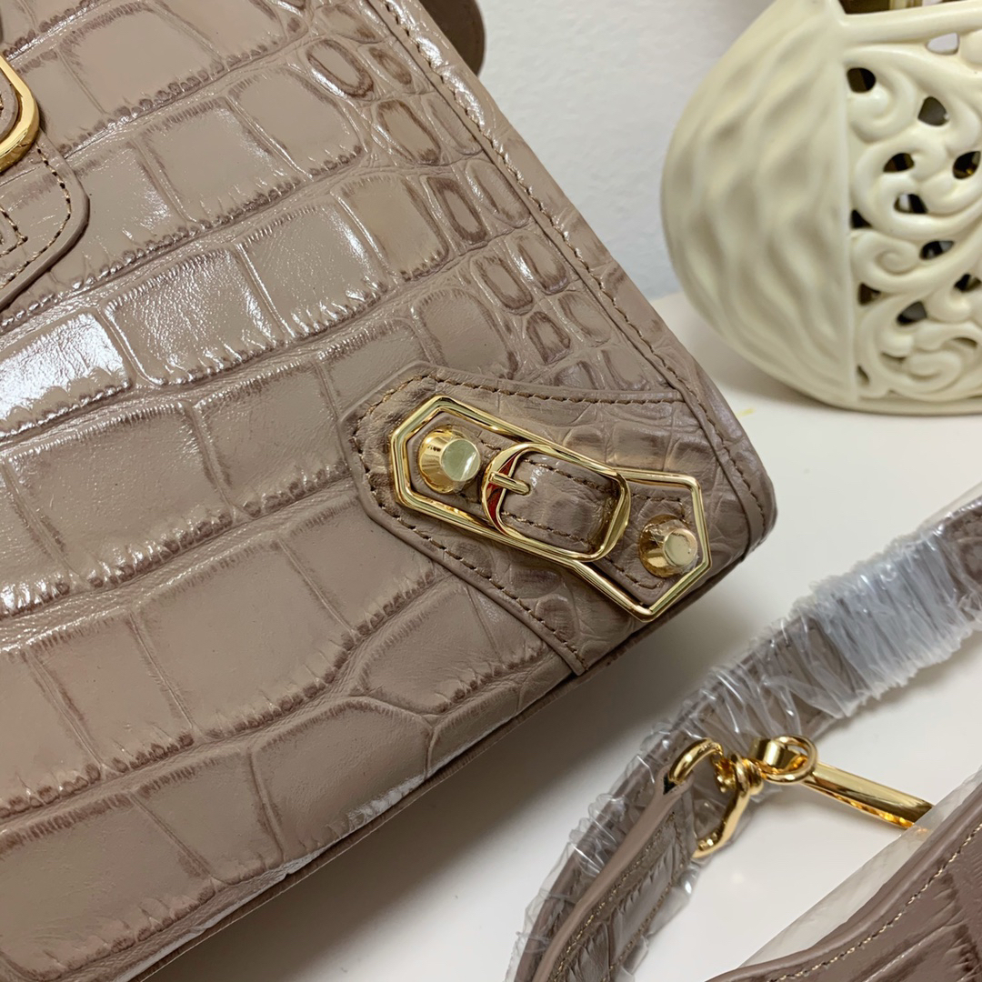 バレンシアガ「Balenciaga」Hourglass クロコダイルエンボス レザーバッグ