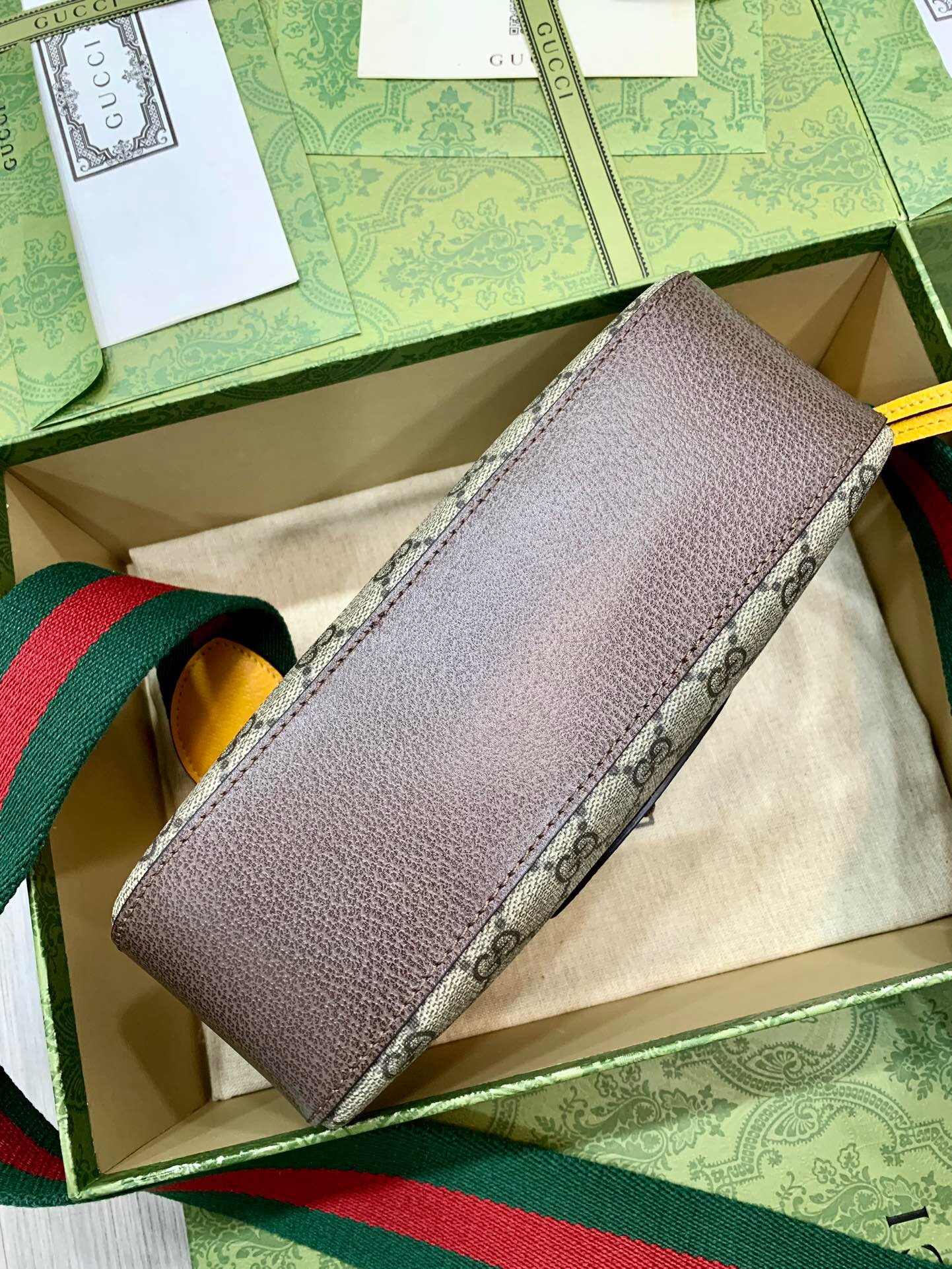 グッチ「Gucci」GG Supreme メッセンジャーバッグ