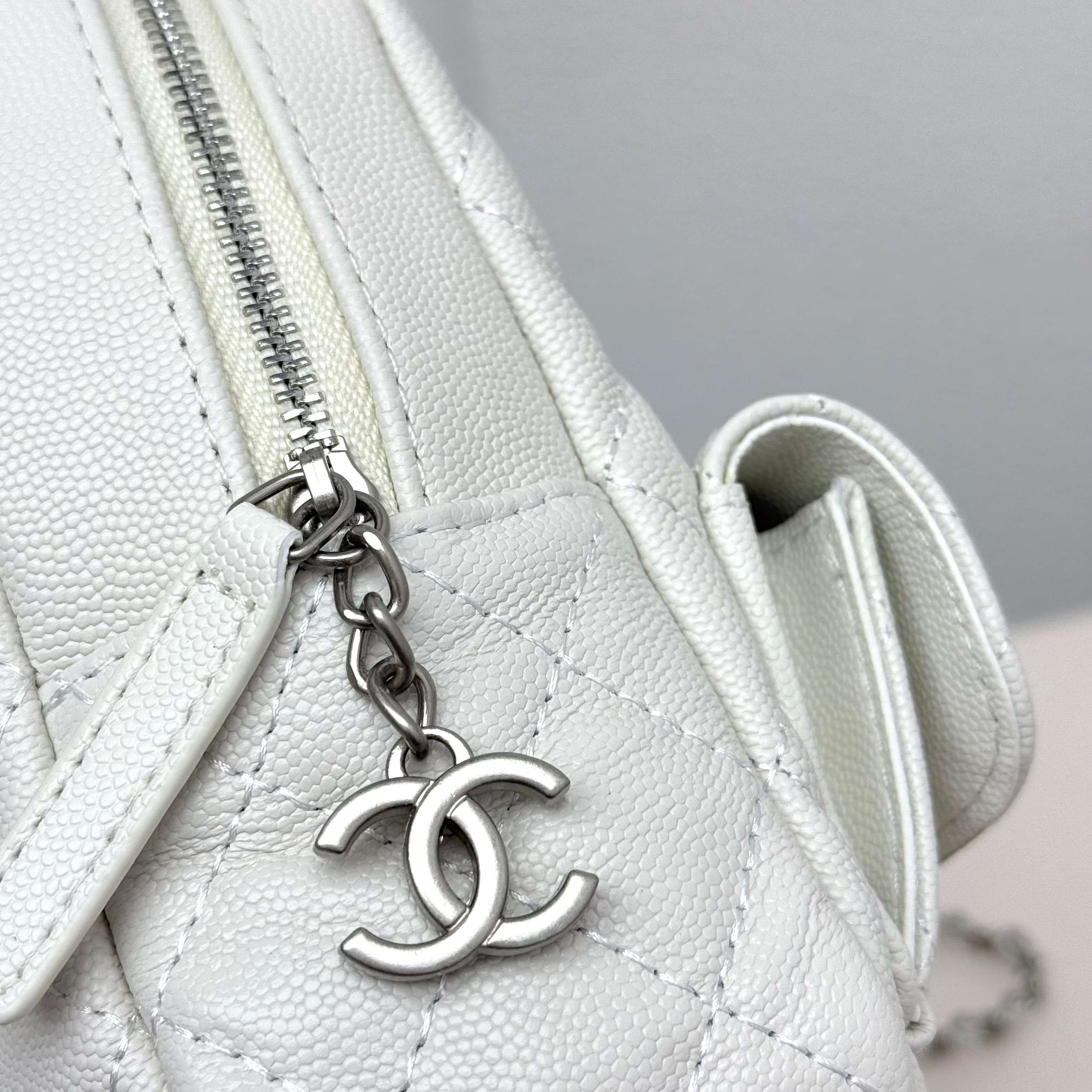 シャネル「Chanel」25C バックパック レザー ミニサイズ