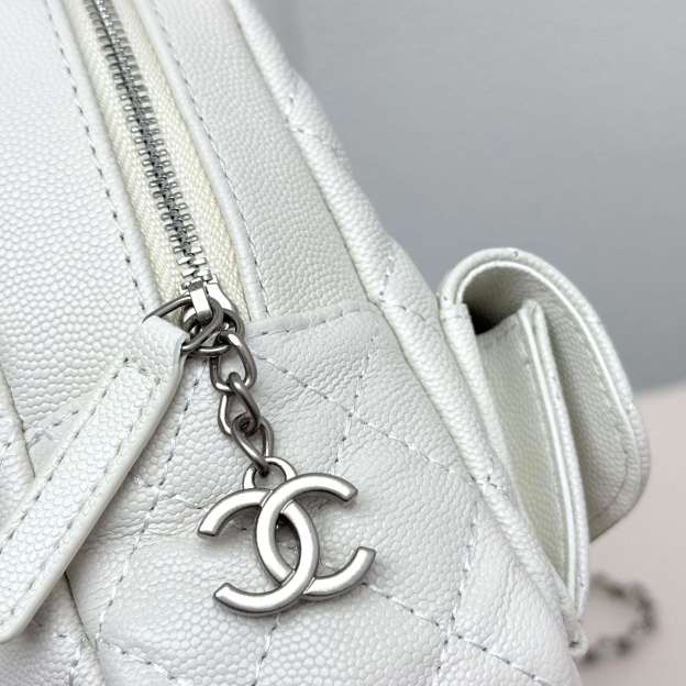 シャネル「Chanel」25C バックパック レザー ミニサイズ