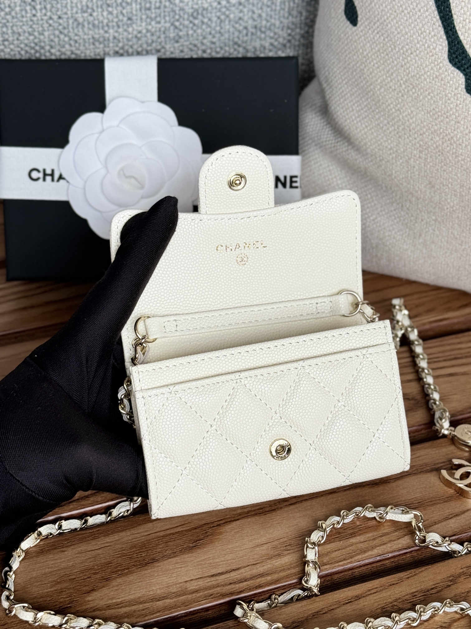 シャネル「Chanel」カヴィアレザー ウエストバッグ