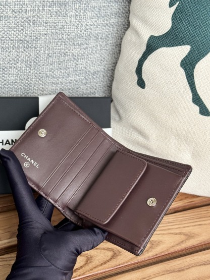 シャネル「Chanel」クラシック バイフォールド コインケース付き ショートウォレット