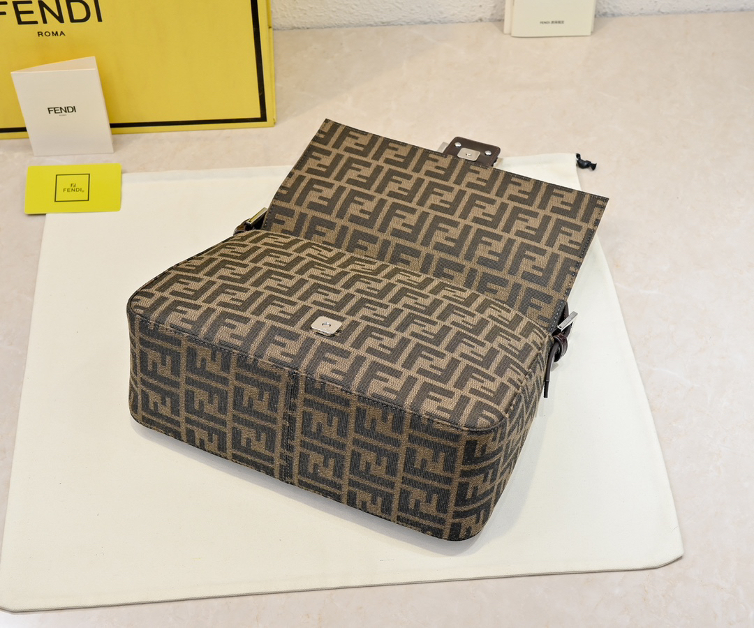 フェンディ「Fendi」vintage 法棍バッグ アンダーアームバッグ