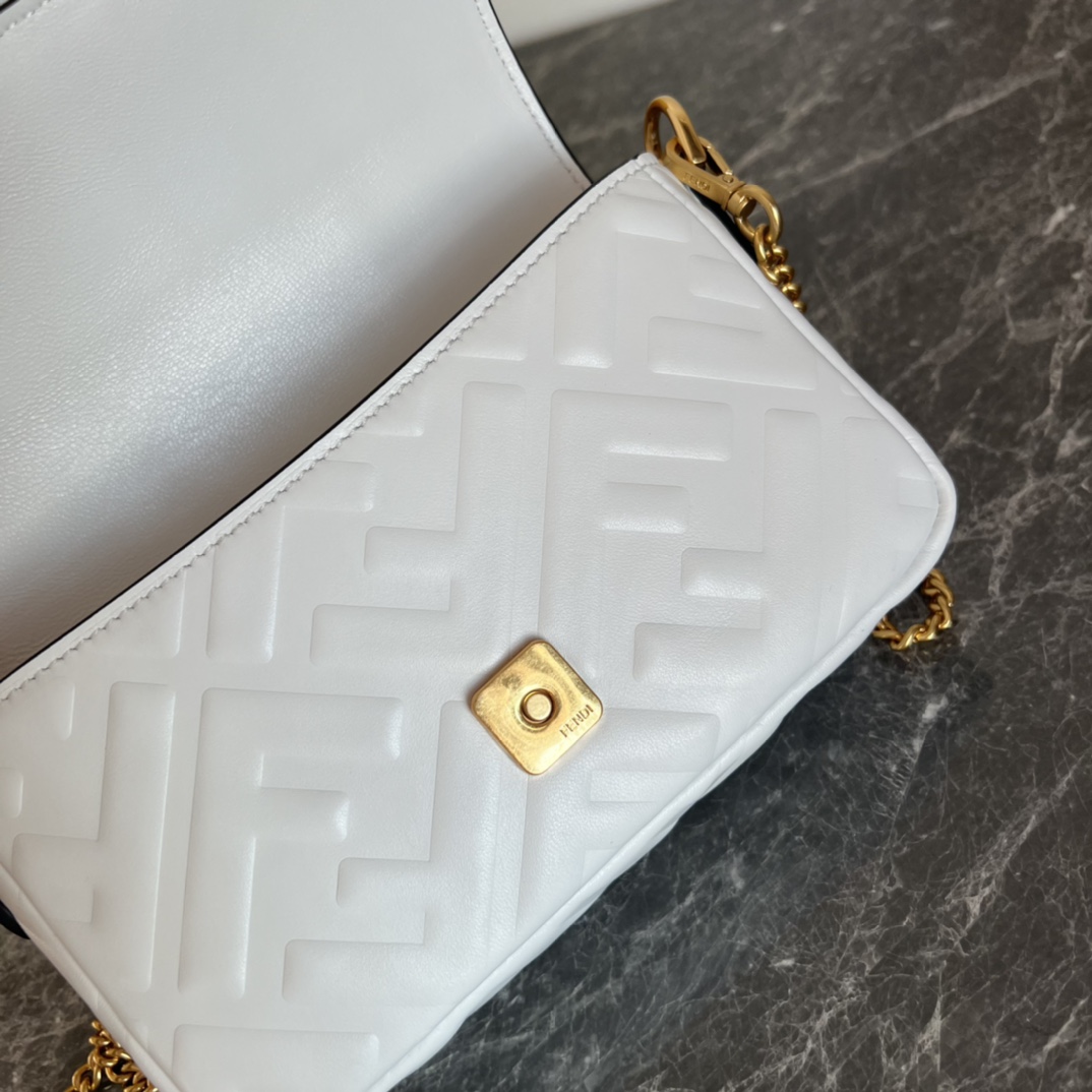 フェンディ「Fendi」ミニハンドバッグ