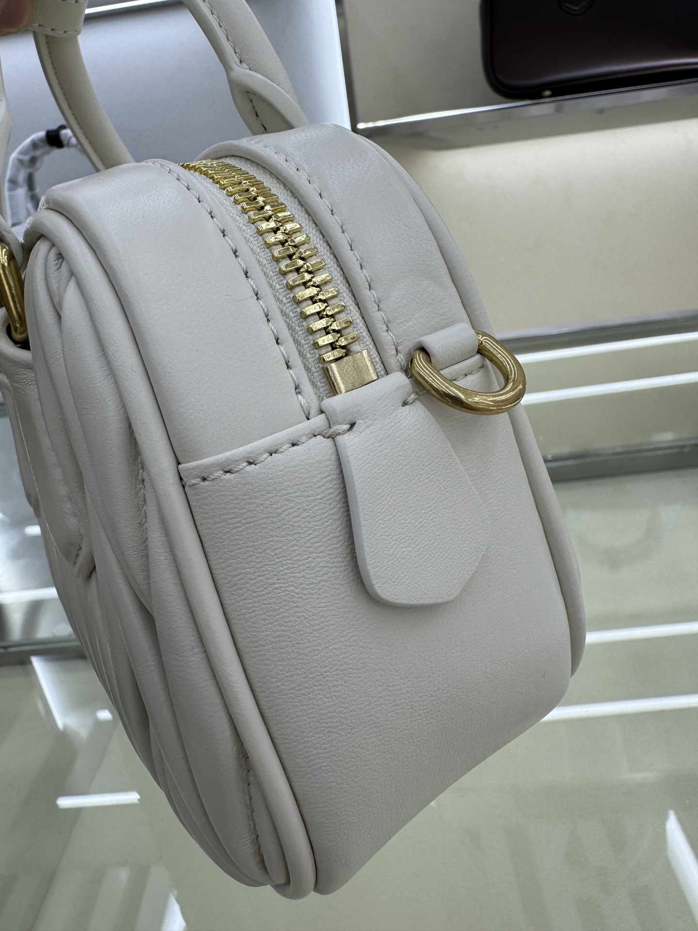 ミュウミュウ「Miu Miu」ボウリング バッグ ラムスキン マトラッセ ステッチ