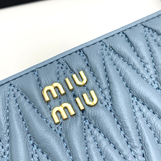 ミュウミュウ「Miu Miu」マトラッセ レザー ロングウォレット