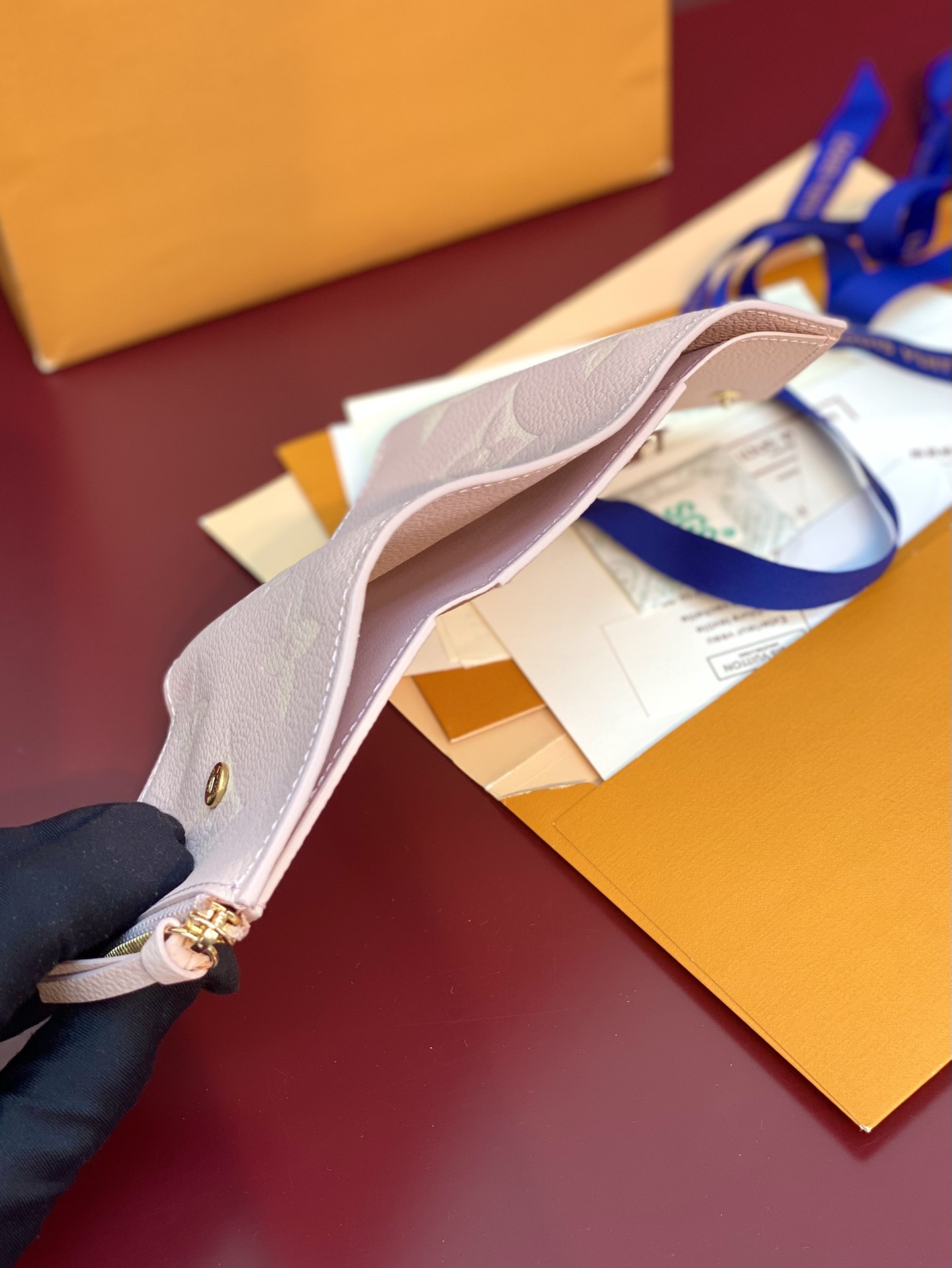 ルイ・ヴィトン「Louis Vuitton」 VICTORINE ウォレット