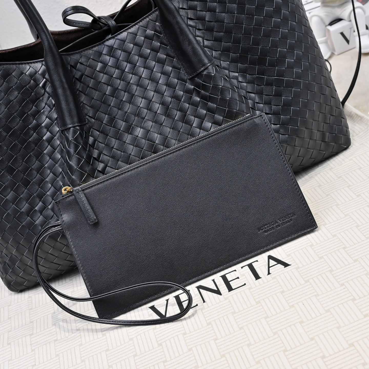 ボッテガ・ヴェネタ「Bottega Veneta」ピナコテカ トートバッグ ミディアム イントレチャート レザー