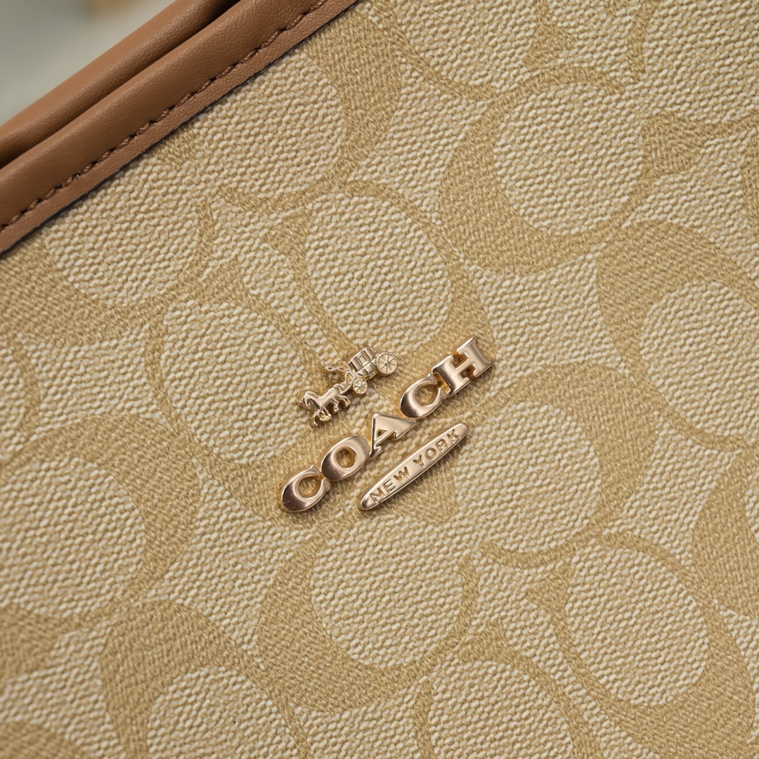 コーチ「Coach」ラージトートバッグ