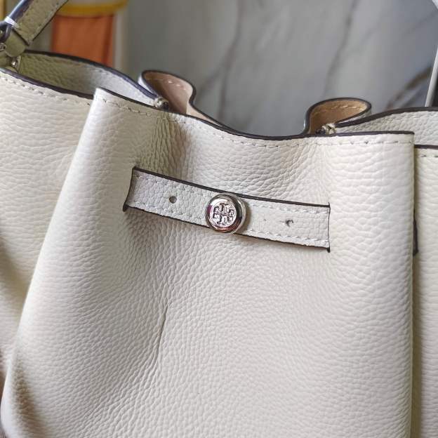 トリー バーチ「Tory Burch」 Monogram ミニバレルバッグ