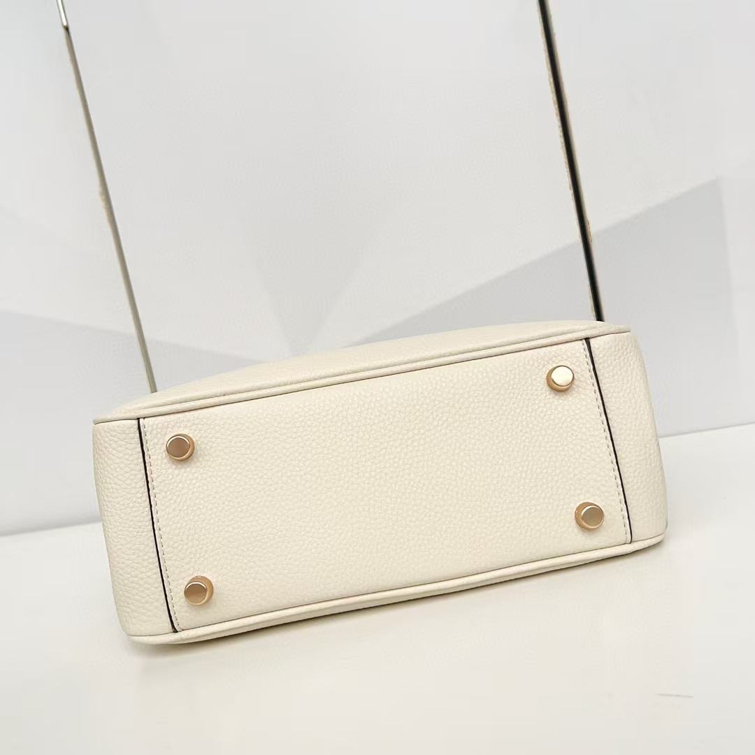 コーチ「Coach」ダーシー シリーズ ショルダーバッグ