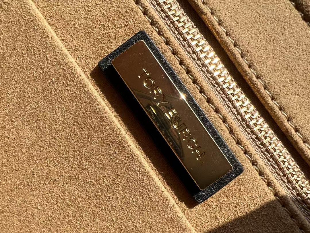 トリー バーチ「Tory Burch」 T Monogram 压花托特バッグ