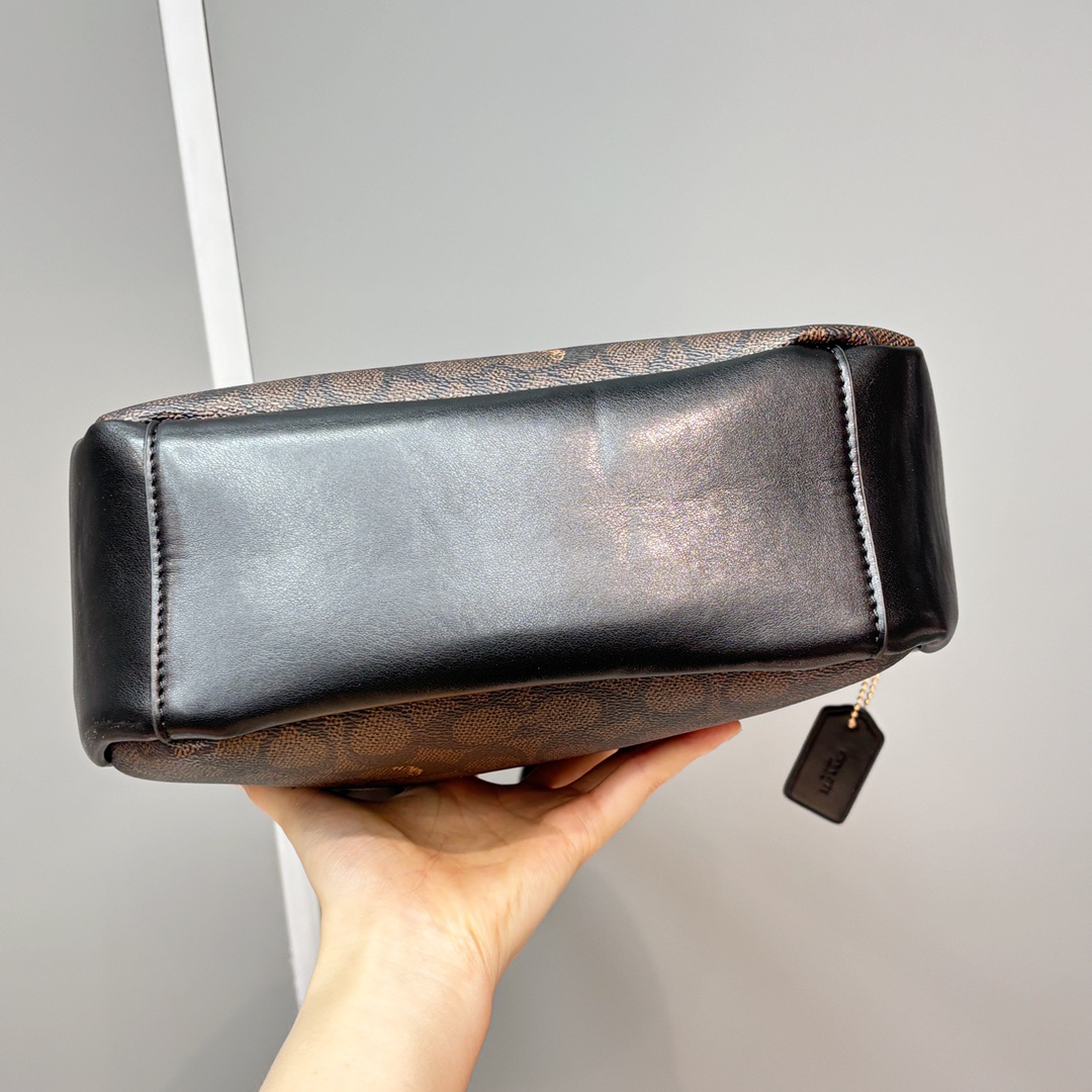 コーチ「Coach」シグネチャー ジャカード アンダーアームバッグ