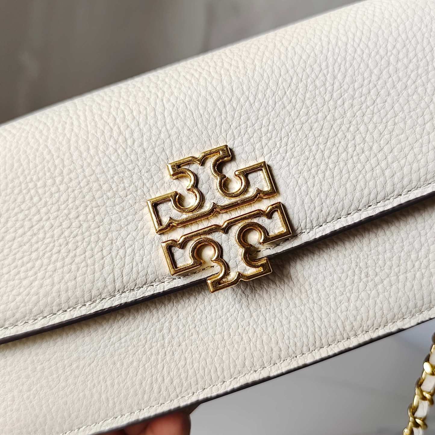 トリー バーチ「Tory Burch」  Britten ショルダーバッグ