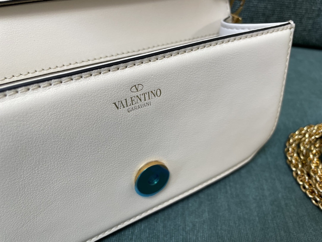 ヴァレンティノ「Valentino」 GARAVANI MINILOC ショルダーバッグ