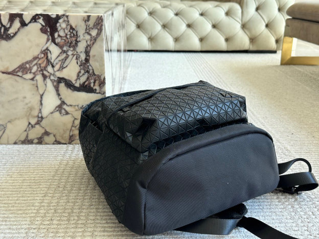 イッセイ・ミヤケ「Issey Miyake」ジオメトリックリュックサック