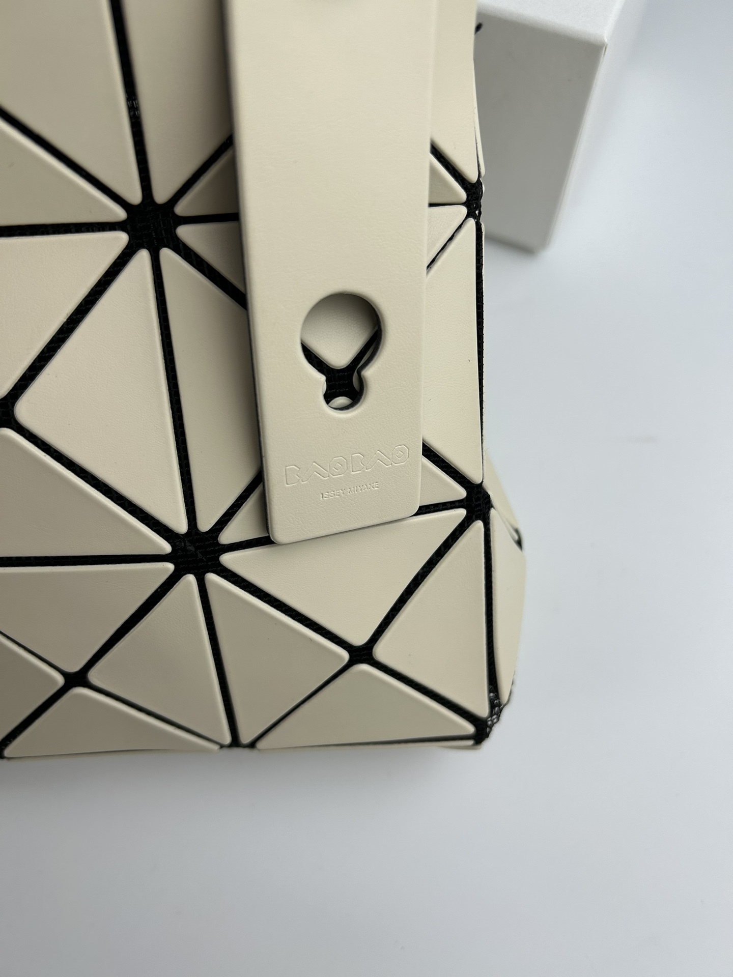 イッセイ・ミヤケ「Issey Miyake」CARAT ジオメトリックボックスバッグ