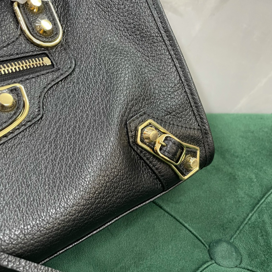 バレンシアガ「Balenciaga」Motocross Bag