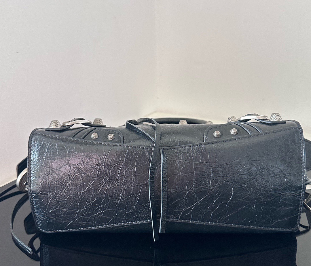 バレンシアガ「Balenciaga」モーターサイクルバッグ