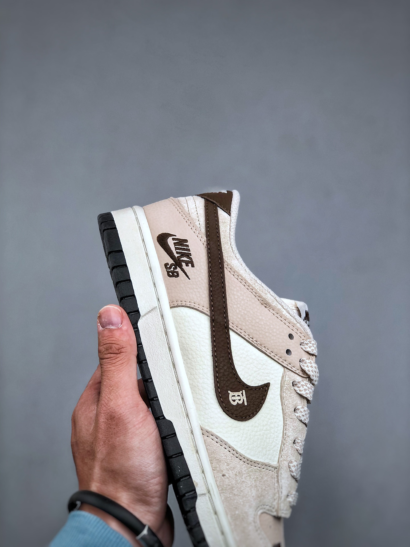 「コラボモデル」Burberry x NikeCOLLAB MIDNIGHT STAR