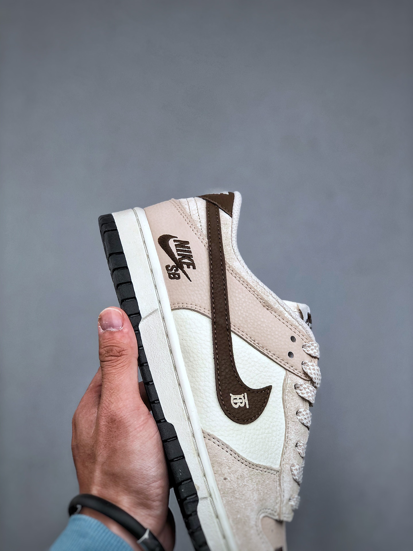 「コラボモデル」Burberry x NikeCOLLAB MIDNIGHT STAR