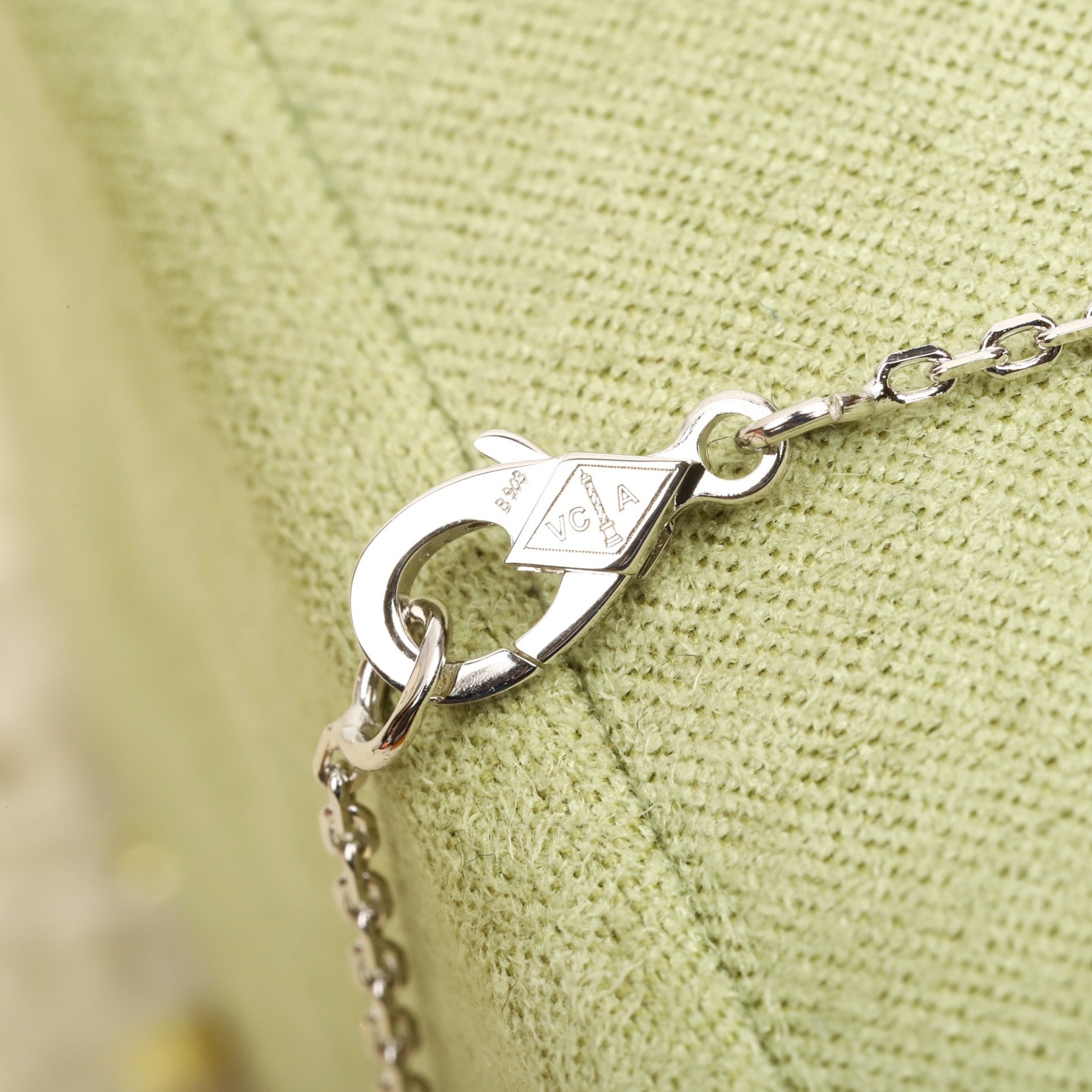 ヴァン クリーフ＆アーペル「Van Cleef & Arpels」ペンダントネックレス