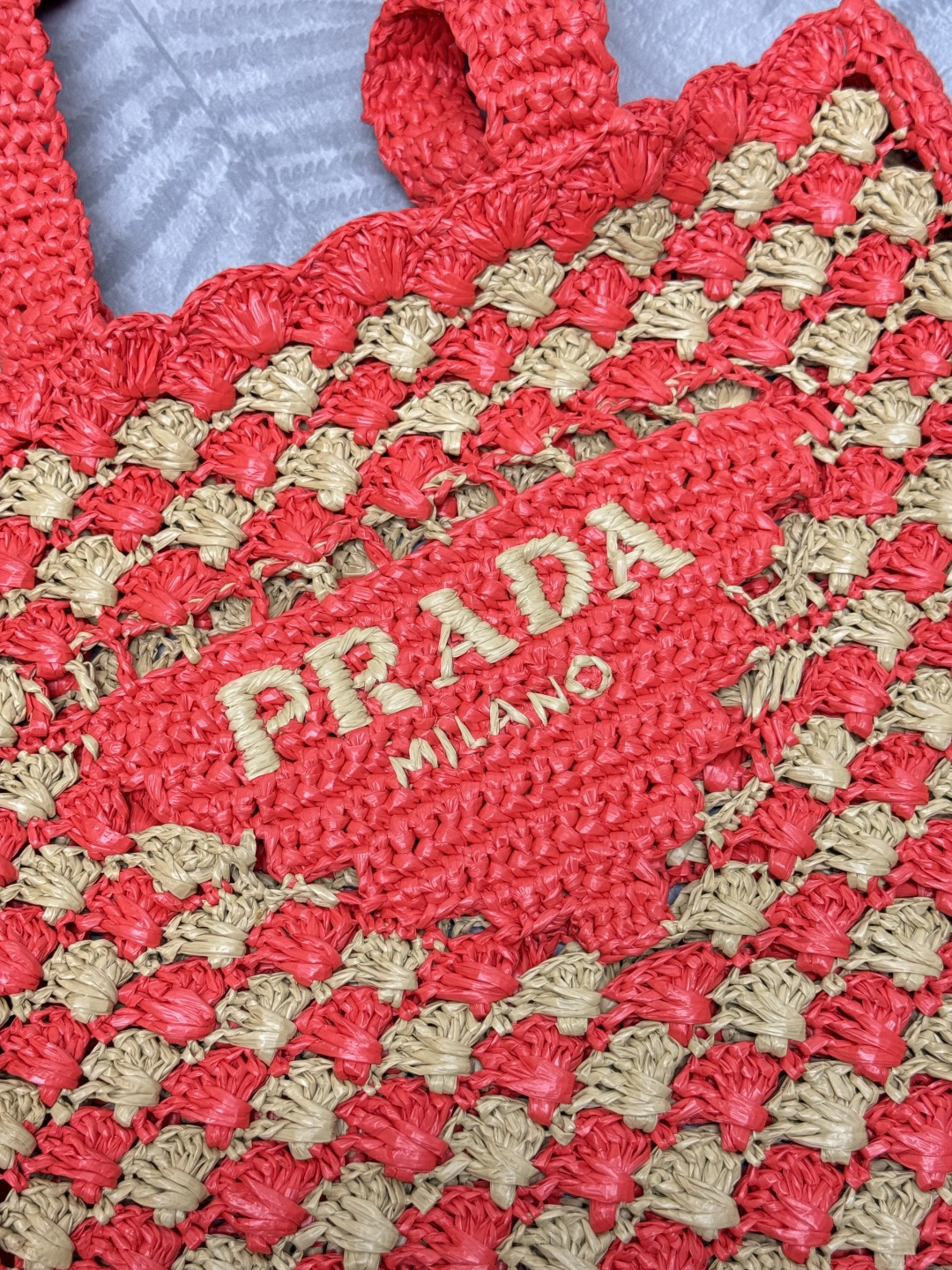プラダ「Prada」クロシェ＆レザートートバッグ
