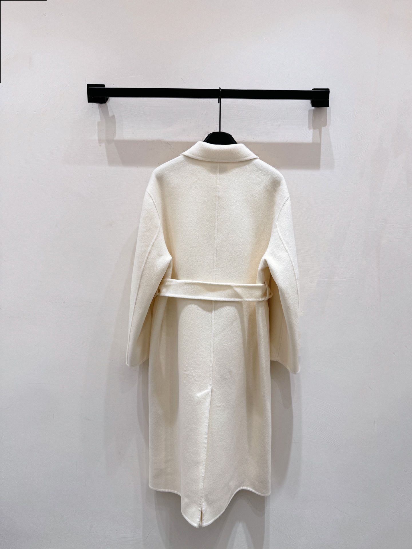 エルメス「Hermès」2025ニューコレクション コート