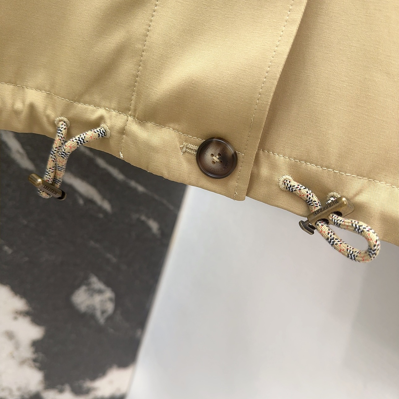 バーバリー「Burberry」25SS ショート フーデッド トレンチコート