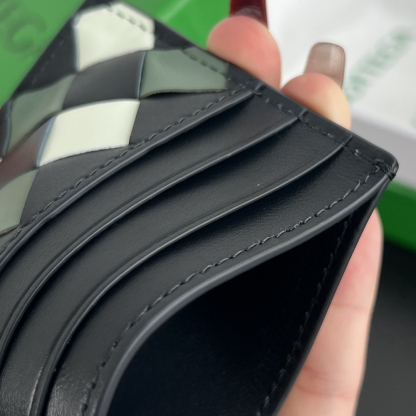 ボッテガ・ヴェネタ「Bottega Veneta」スリムカードケース