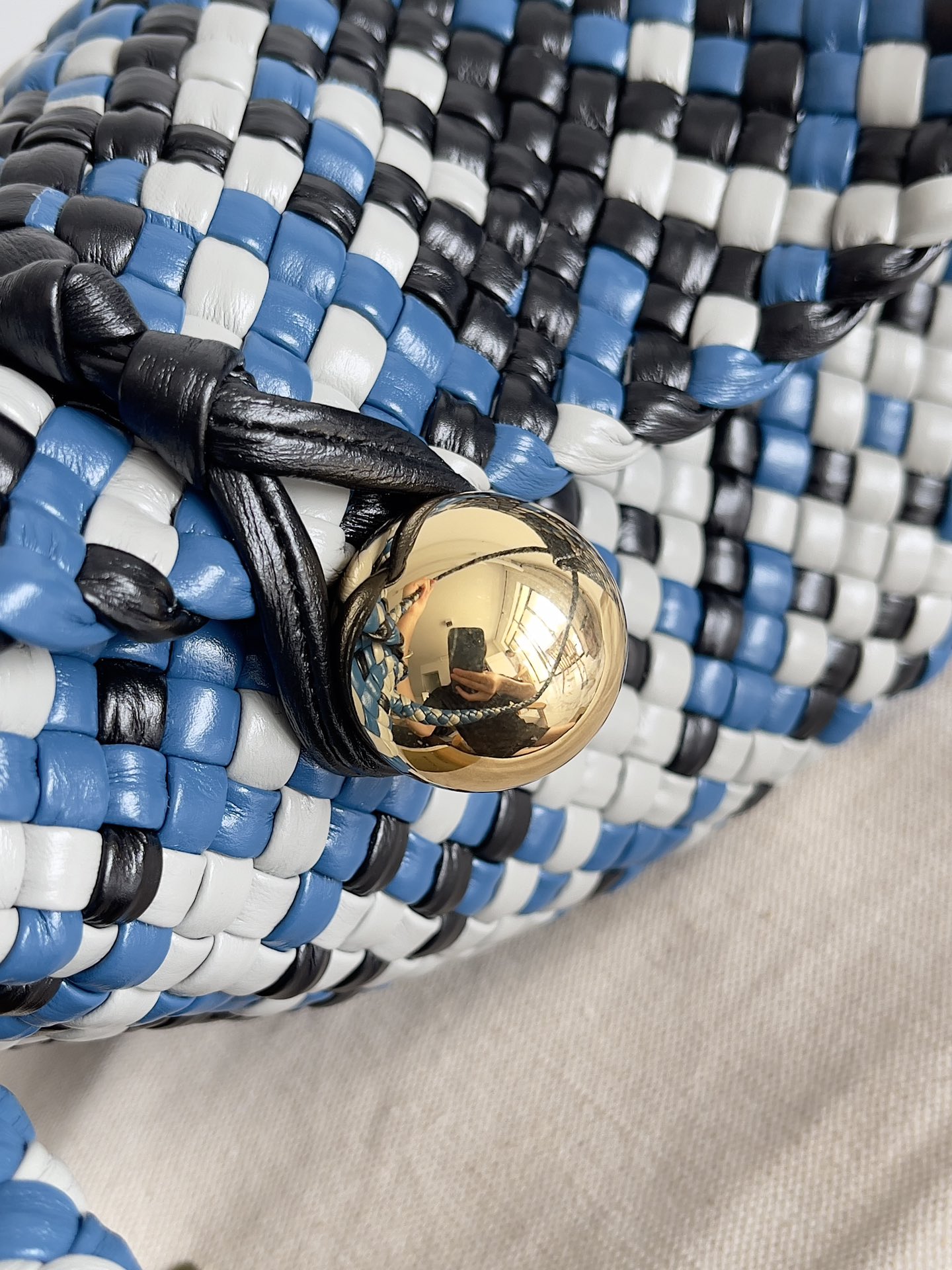 ボッテガ・ヴェネタ「Bottega Veneta」Intrecciato ミニバッグ