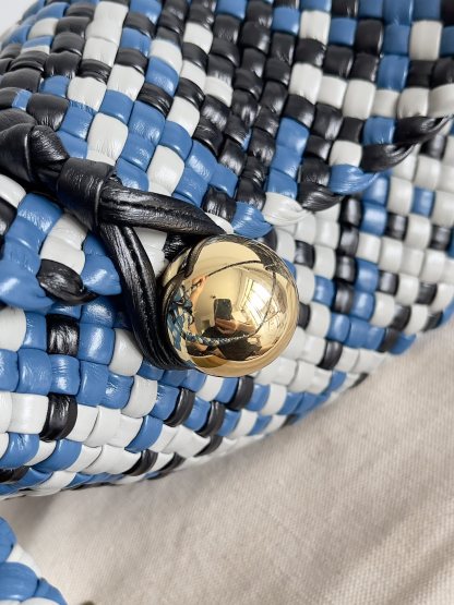 ボッテガ・ヴェネタ「Bottega Veneta」Intrecciato ミニバッグ