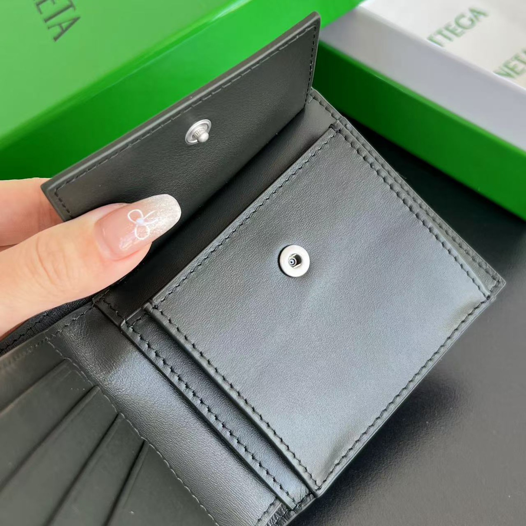 ボッテガ・ヴェネタ「Bottega Veneta」Intrecciato コインポケット付きショートウォレット