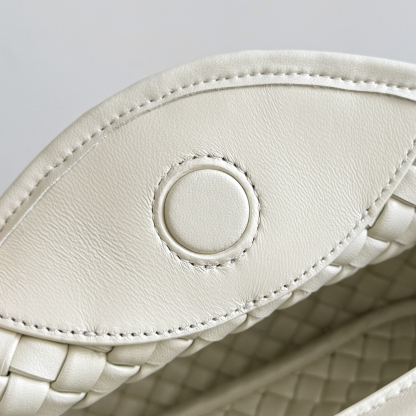 ボッテガ・ヴェネタ「Bottega Veneta」Mini Cobble げバッグ