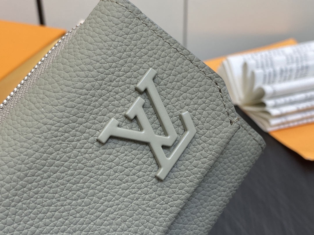 ルイ・ヴィトン「Louis Vuitton」ポルトフォイユ･パイロット