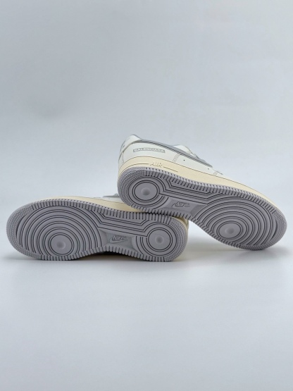 「コラボモデル」Balenciaga x NikeAir Force 1 Low 07 'Double Swoosh' スニーカー