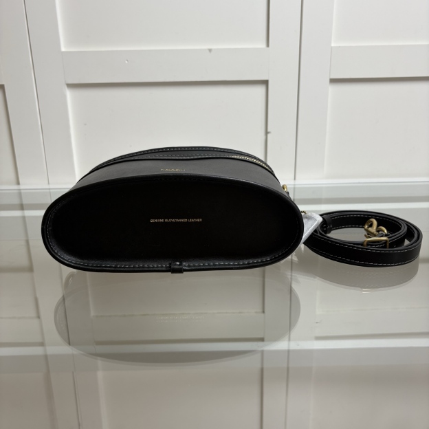 コーチ「Coach」トレイル ハンドバッグ シルエット