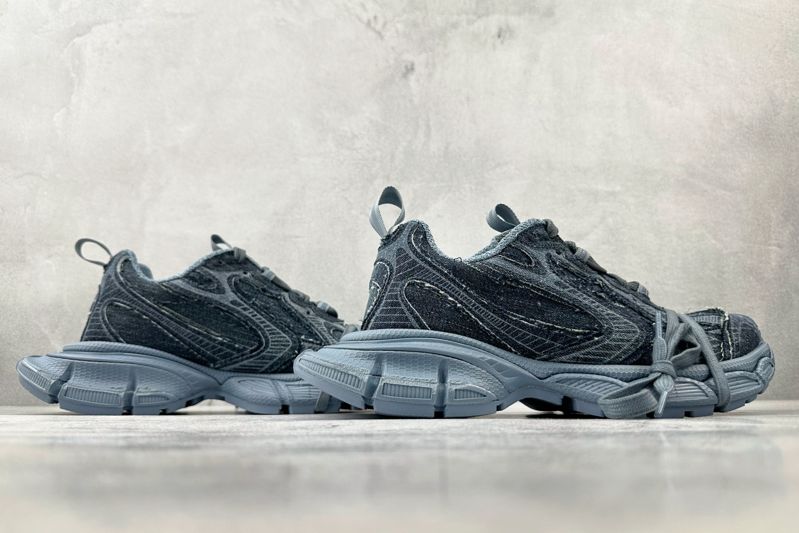 バレンシアガ「Balenciaga」トリプルS スニーカー